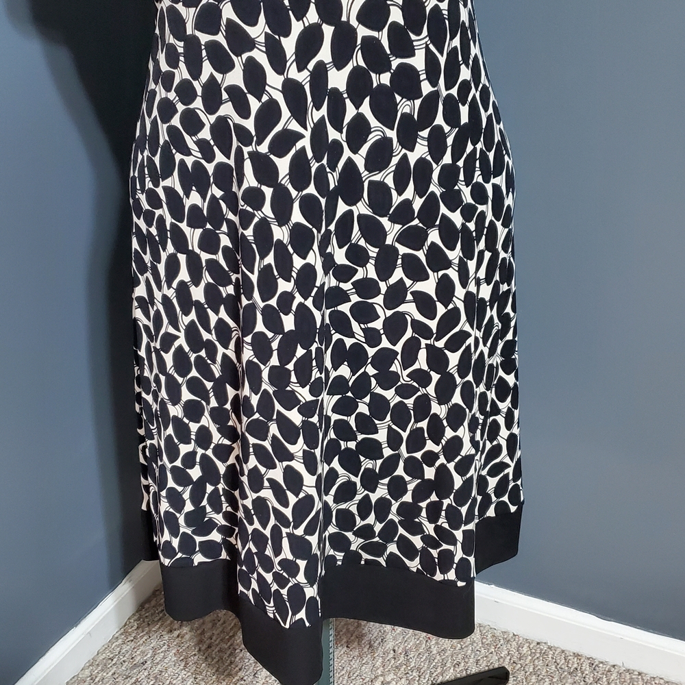 Apt 9 Black and White Patterned Midi Dress Faux Gem Neckline Size Large - Picture 3 of 8